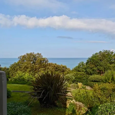 Luxury 7 Bd 5ba ' Private Access To The Sea' * Marina di Belvedere