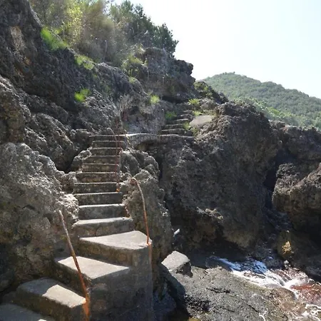 Luxury 7 Bd 5ba ' Private Access To The Sea' Marina di Belvedere
